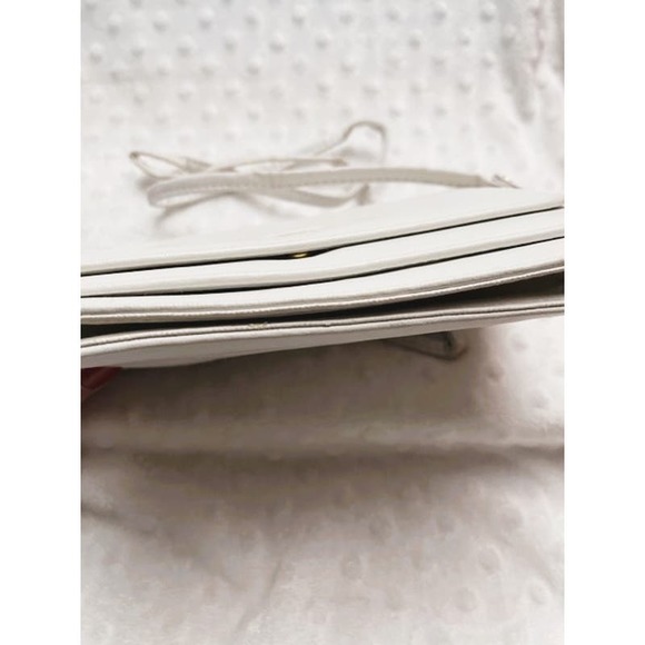 Buxton White Leather 3 in 1 ( Crossbody, Clutch, Wallet) Handbag - Picture 8 of 10